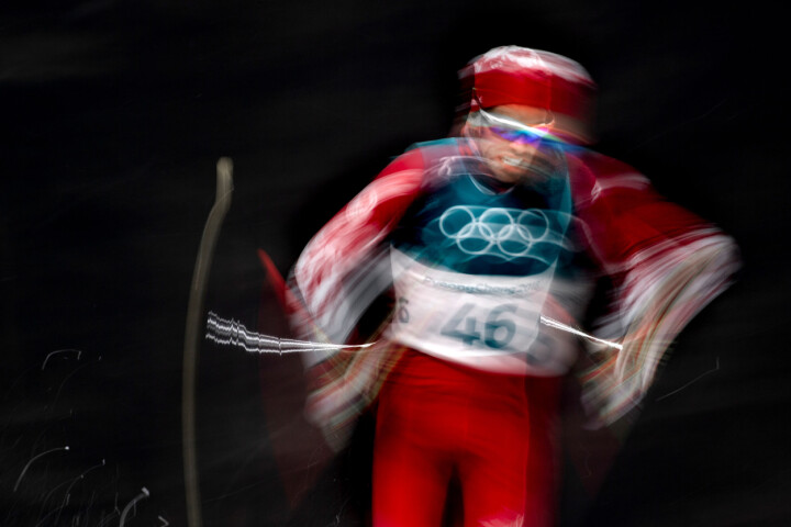 Kanadensaren Kennedy Russel under en skidsprint i OS i Pyeongchang. För att få fram rörelsen panorerade Jonas och använde en slutartid på 1/4 sekund.