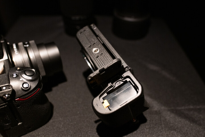 Nikon Z50 har en kortplats för SD-kort (UHS-1).