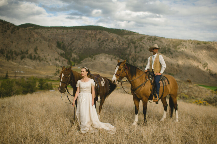 Hat Creek Ranch, Kanada. »Den här var ganska spontan. Vi hade inte tänkt innan på att använda hästar, men när vi upptäckte hästarna och vad paret hade på sig så insåg vi att det skulle bli en bra bild.« Foto: Nordica Photography