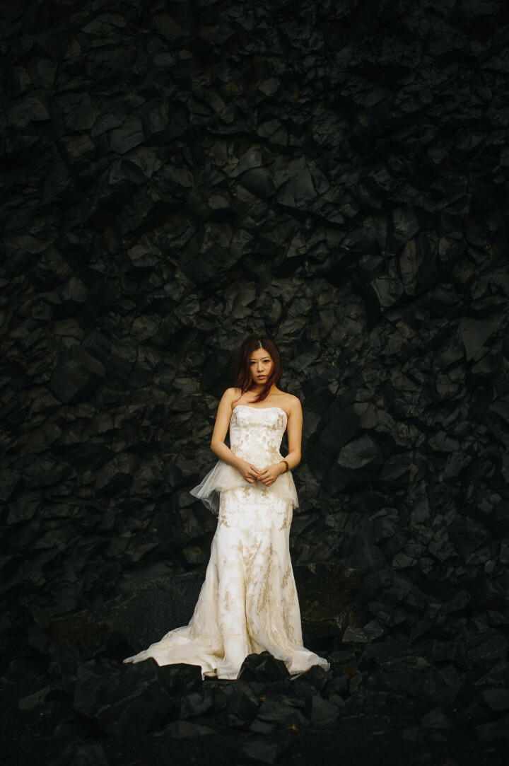 Vik i Myrdal, Island. »Bakgrunden var en perfekt kontrast till brudens klänning.« Foto: Nordica Photography