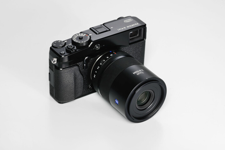 Touit 50 f/2,8 monterat på en Fujifilm X-Pro1