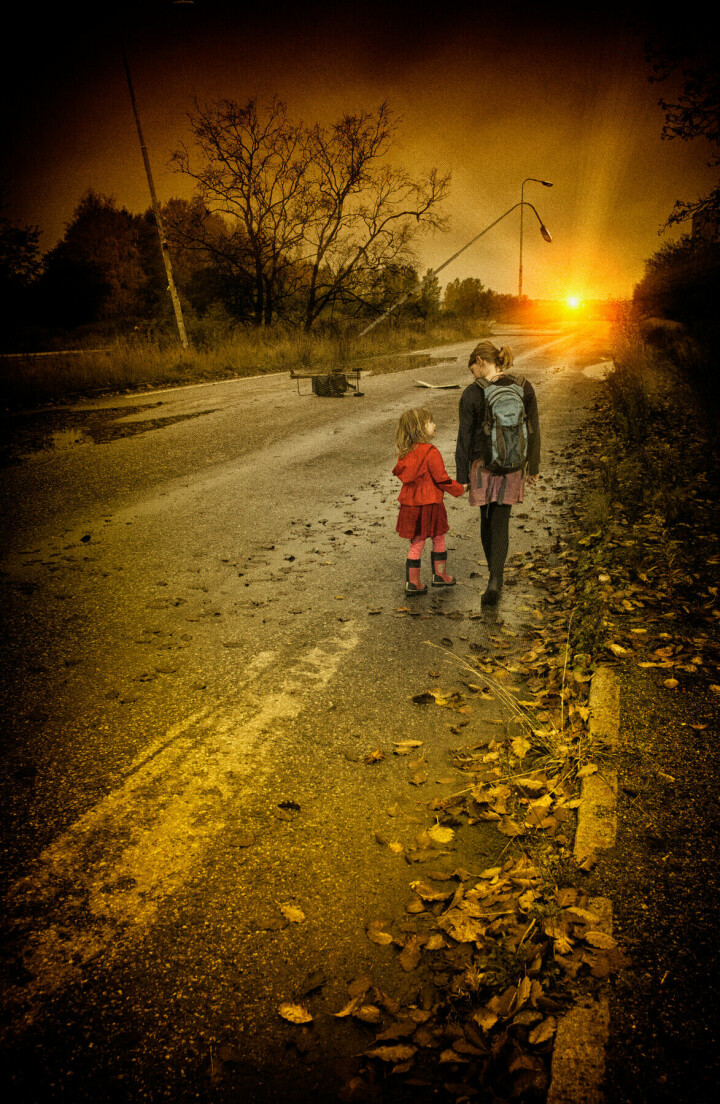 Den övergivna vägen hittade Eva i närheten av sin bostad. Hennes döttrar fick ställa upp och promenera gatan fram. Foto: Eva Lindblad