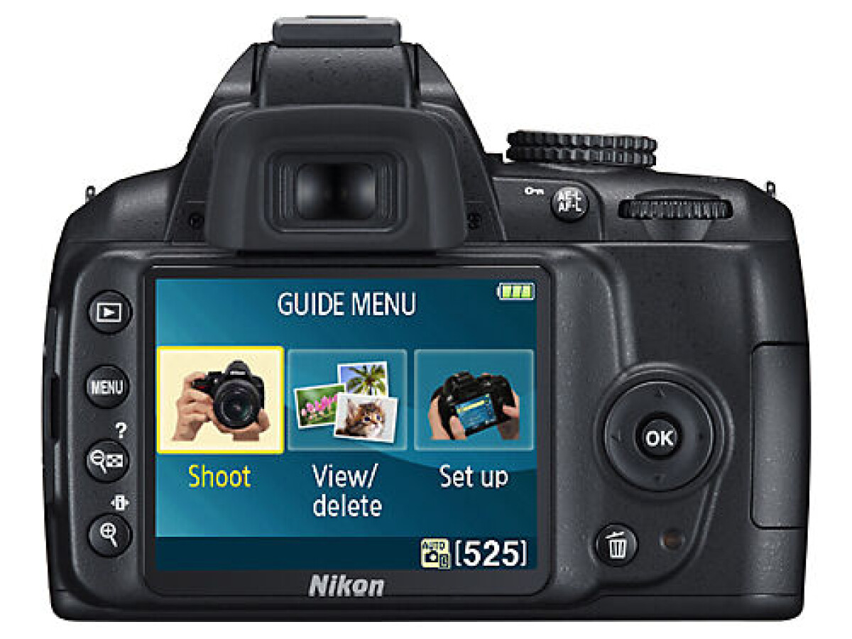 Knapparna är ännu färre än på tidigare Nikon-kameror i nybörjarsegmentet. Det nya guideläget är utformat för att göra det ännu enklare för nybörjaren att få till inställningarna rätt.
