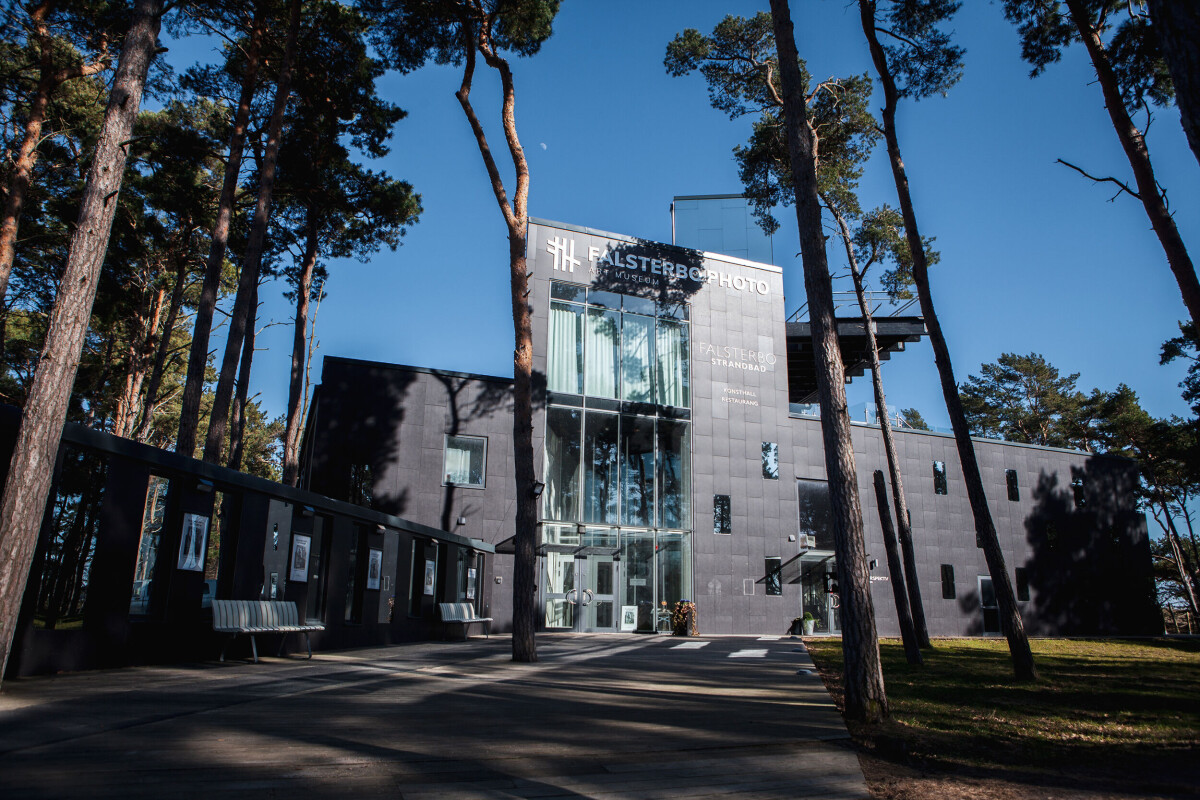 I maj invigdes Falsterbo Photo Art Museum, men många invånare i Vellinge kommun är kritiska och vill ha tillbaka Naturum Falsterbo som tidigare fanns i lokalen.