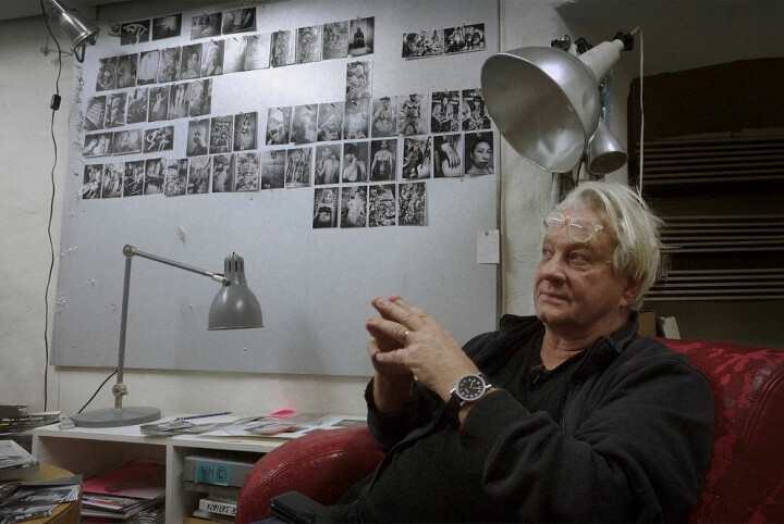 Anders Petersen porträtteras i den nya dokumentären ”Utan längtan ingen bild” som är gjord av fotografen och filmaren Stefan Bladh.