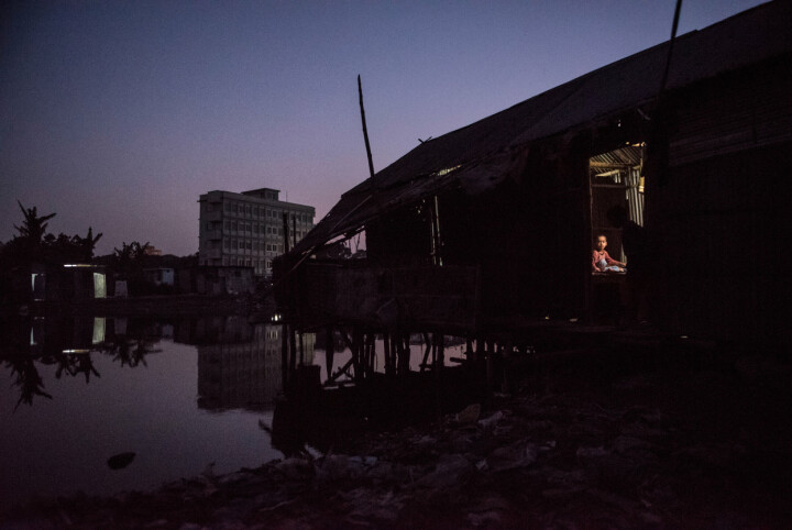 »Några nätter var jag i slumom­rådena. Men för det mesta bodde jag inne i det diplomatiska området, som är en »gated community« med vakter«, säger Troy. Foto: Troy Enekvist