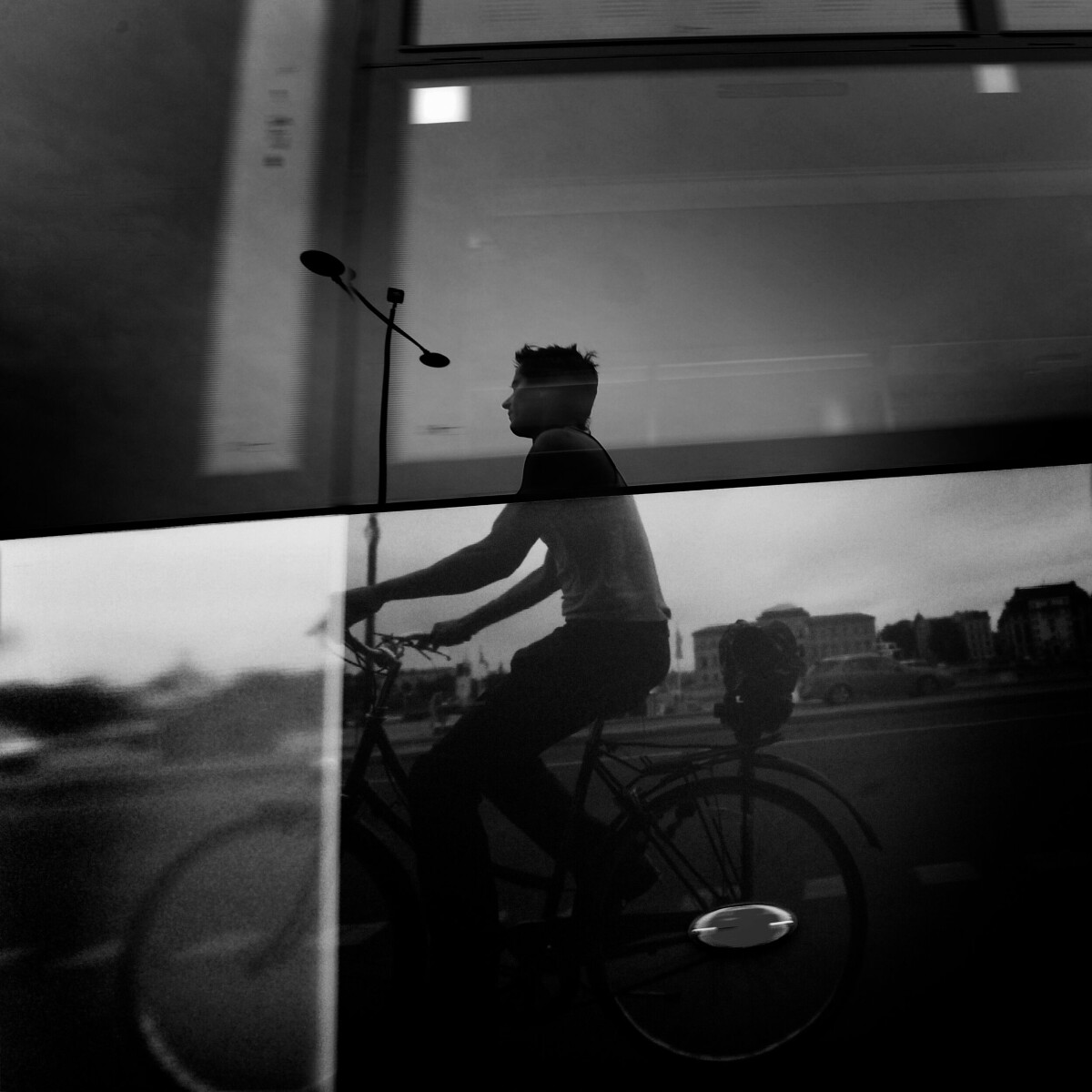 Sommaren 2011 monterade José kameran på pakethållaren och cyklade runt i Stockholm. Var tionde sekund tog kameran en bild. Sommaren därpå gjorde han samma sak – genom hela Sverige.