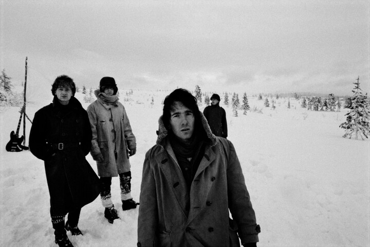 U2, fotograferade i Sverige 1982. Foto: Anton Corbijn