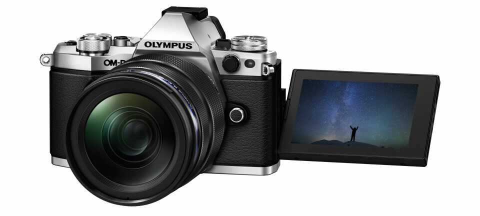 Olympus OM-D E-M5 Mark Ii har en fällbar skärm.