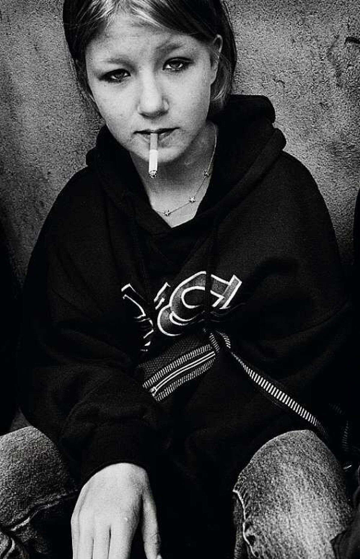 – Den här finns i »En Blues från Landskrona«. En gammal bild, tjejen var väl ungefär 14 år då i början av 2000-talet och vi träffades utanför en skolgård. Jag minns inte vem hon är. Det var ett snabbt möte. Hon gav mig något jag kunde bära med mig och känna igen mig i.