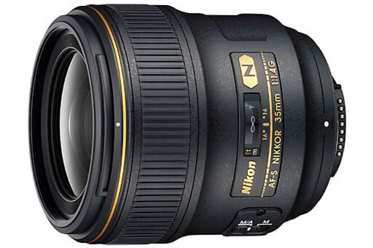 Ljusstark 35:a från Nikon