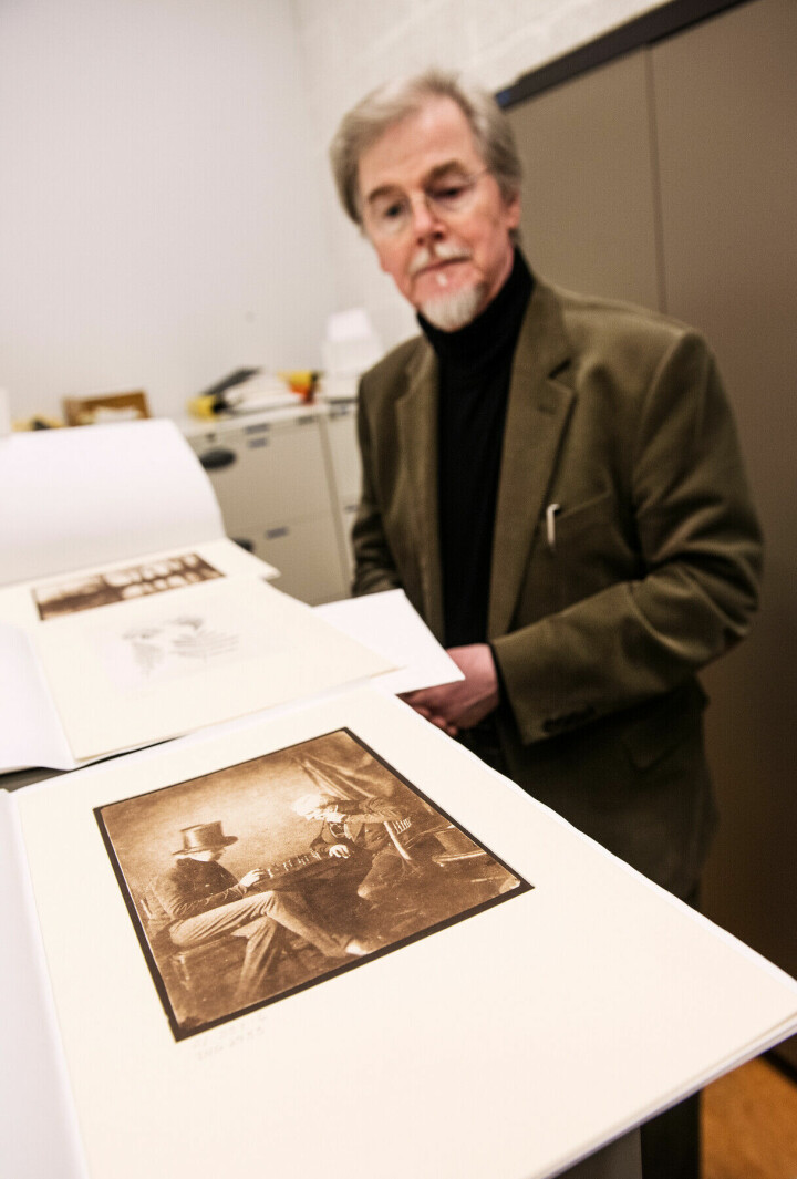 I klimatarkivet finns några unika papperskopior av engelsmannen William Henry Fox Talbot. Foto: Johan Wessel