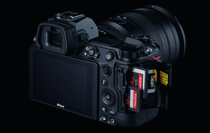 Dubbelt upp gånger två.
Nikon Z6 II har bland andra förbättringar fått dubbla Expeed-bildprocessorer för att bli snabbare – samt två kortplatser.