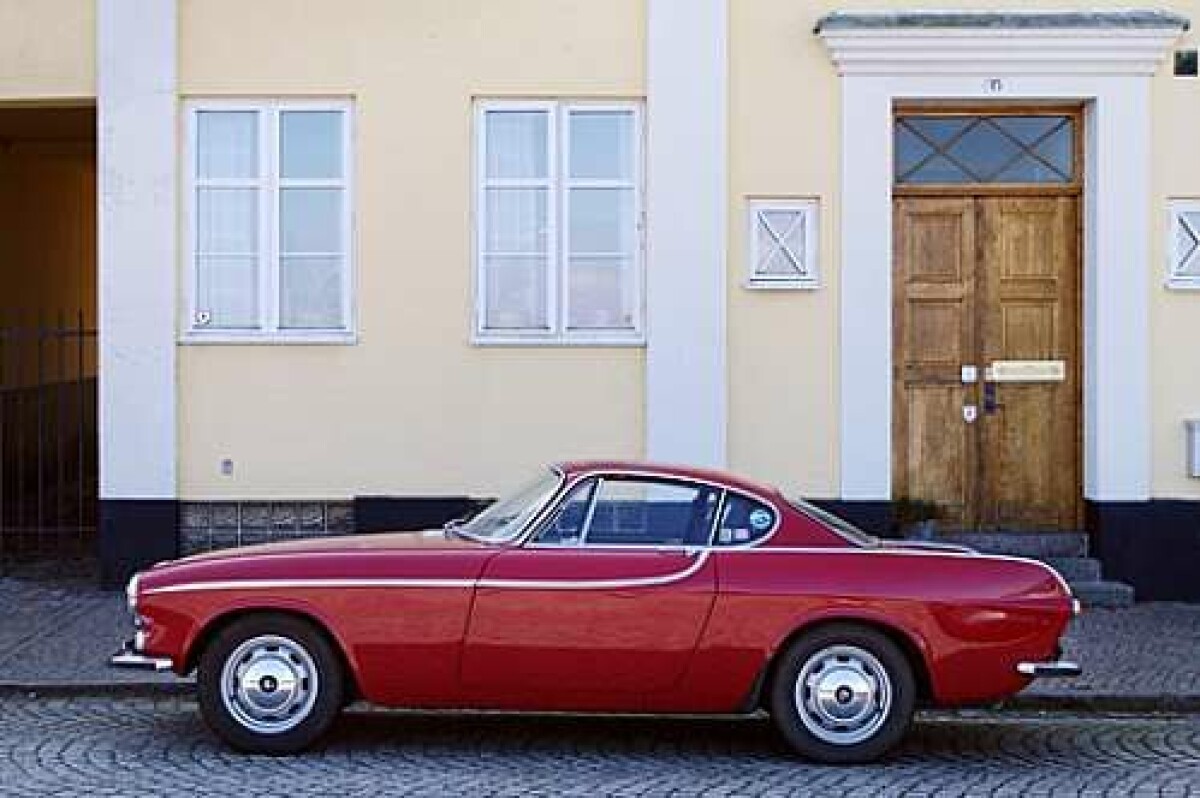 Raka linjer. Med automatisk korrigering av distorsion blir linjerna helt raka, eller åtminstone rakare (beroende på objektiv). Foto: Magnus Fröderberg