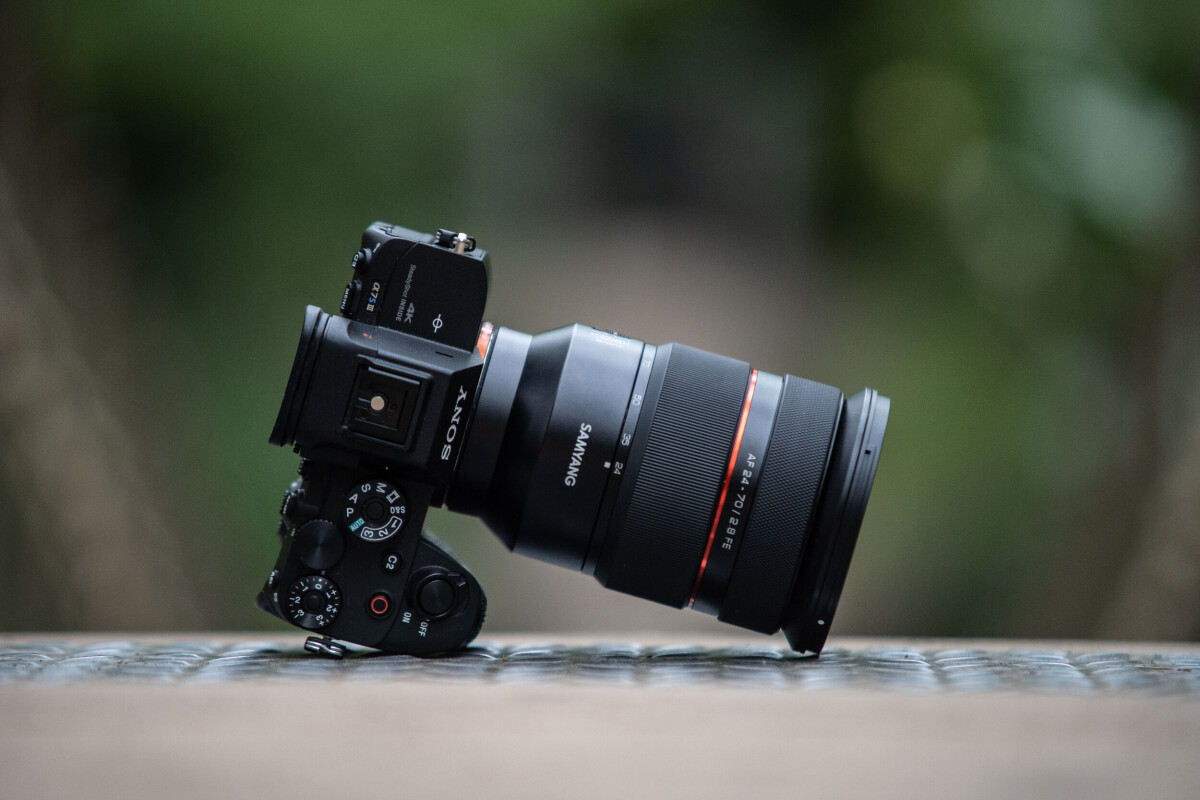 AF 24-70mm f/2,8 FE – Samyangs första zoomobjektiv