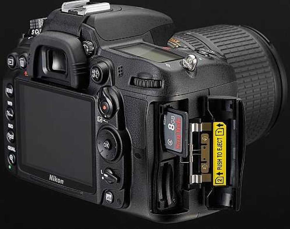 Nikon D7000 ersätter D90 och D300s