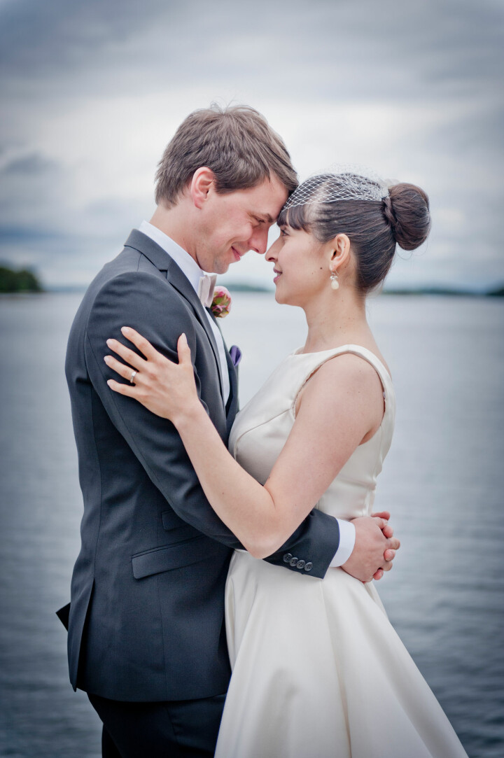 Naturligt ljus är nästan alltid att föredra i bröllopsbilder. Foto: Calle Rosenqvist