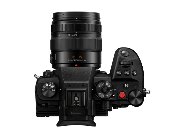 Panasonic Leica DG Vario-Elmarit 12-35mm F2,8 ASPH Power OIS monterat på Lumix GH6.