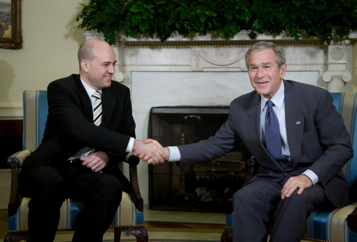Svenska statsministrar i Ovala rummet. 2007: Statsminister Fredrik Reinfeldt och president George W. Bush.