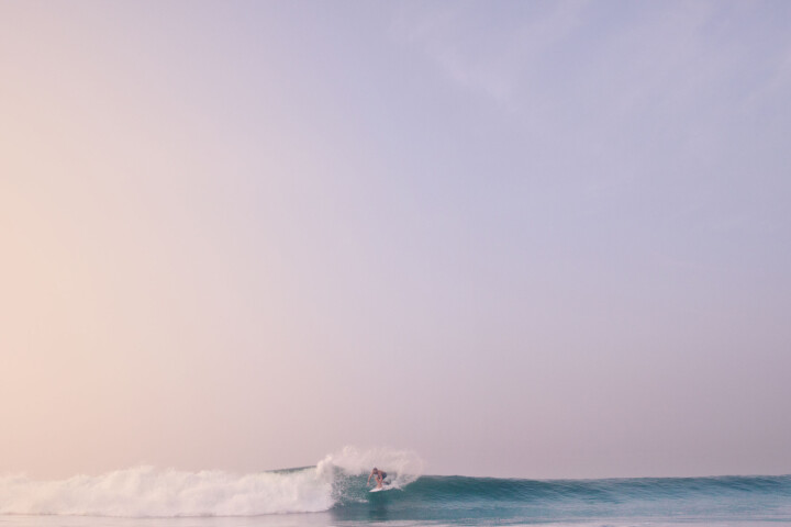 Förra våren var Hannes iväg och fotograferade surfing för första gången, något han gärna gör igen. .