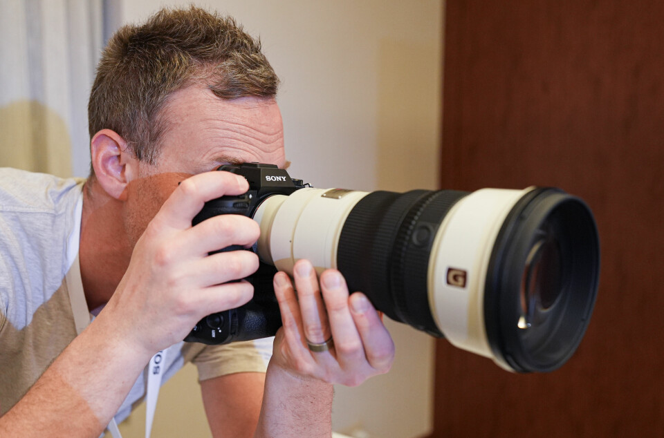 Kamera & Bilds chefredaktör Calle Rosenqvist testar nya A9 III och FE 300mm.