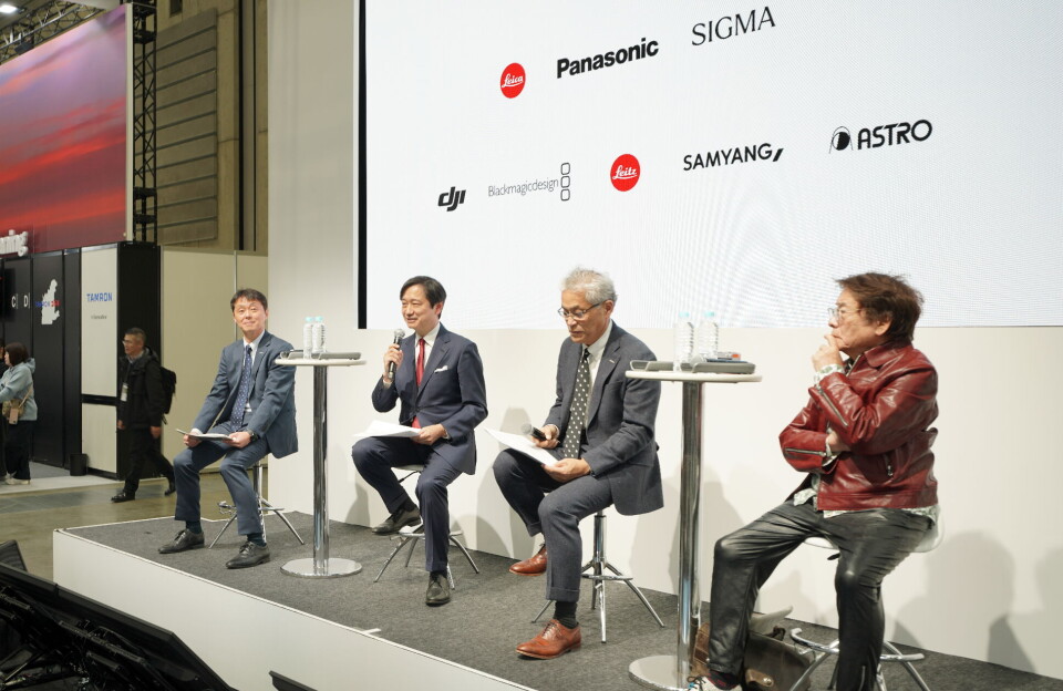 Panasonic pratar L-Mount och samarbeten i Panasonics monter.