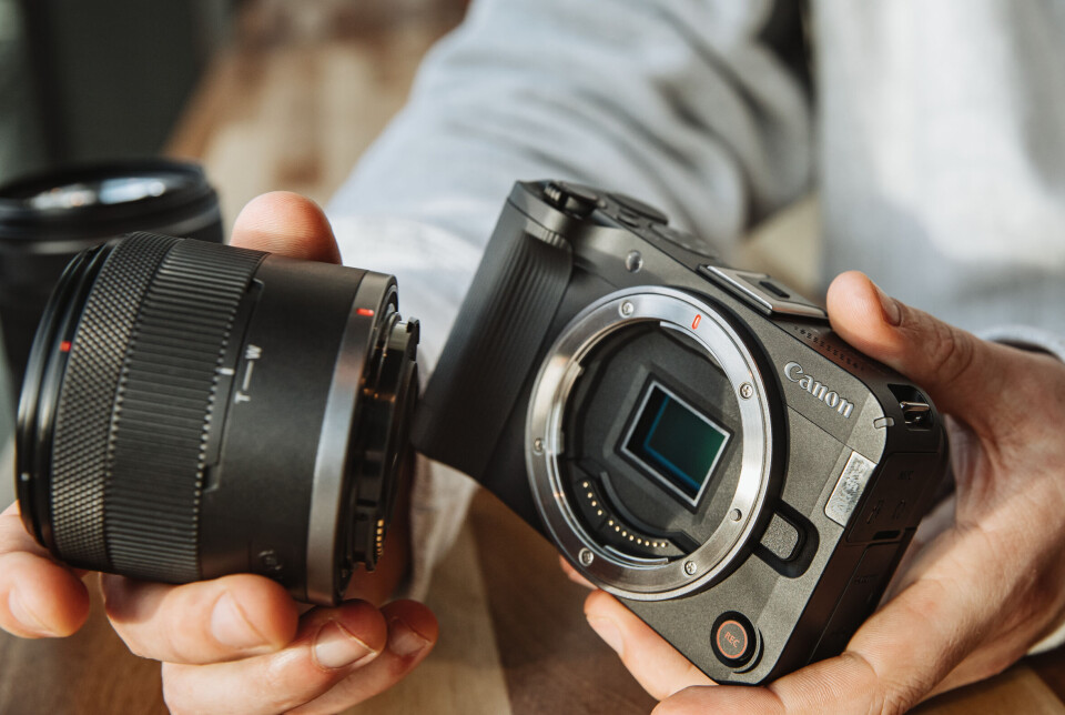 TEST: Canon EOS R50 V – Plug & play för vloggaren som vill livesända