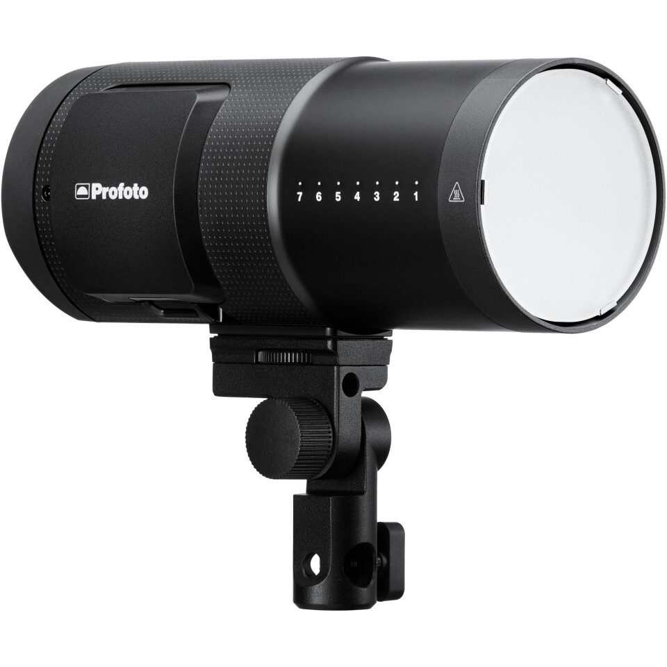 Profoto B30.