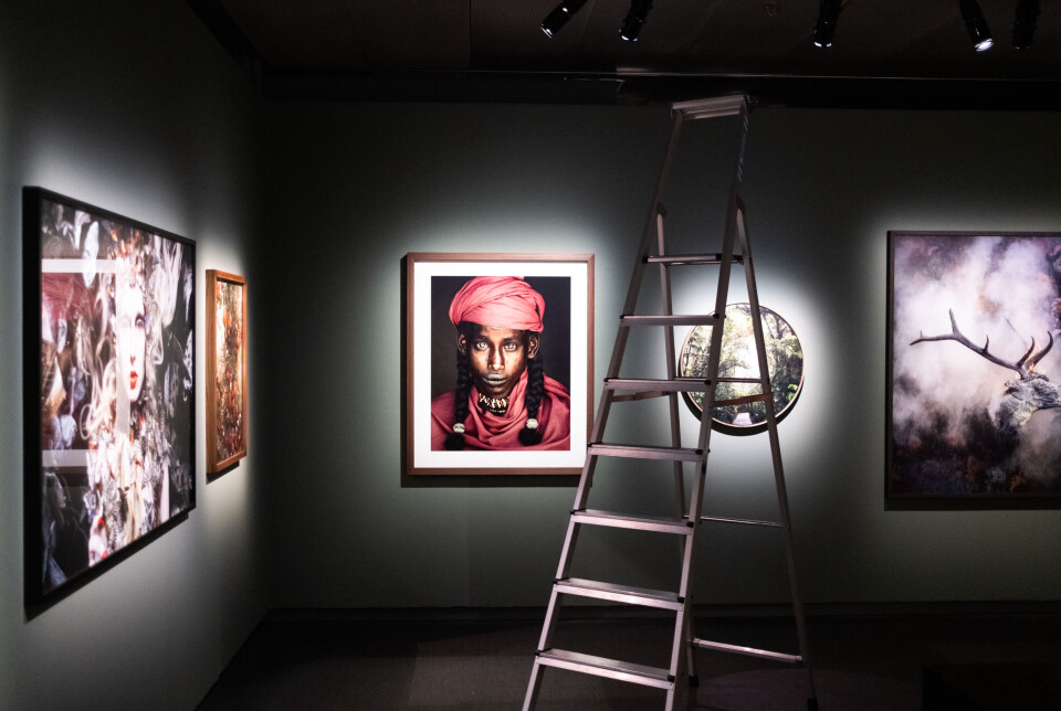 Jimmy Nelsons bild på Angelo, Soedoe Soechay-klanen i Chad, del av 'Homage to Humanity'.